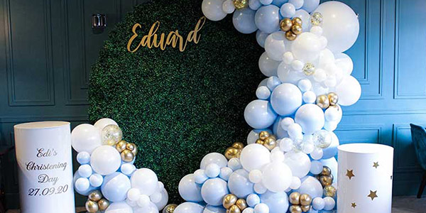 balloon arches in kent, Edward balloon arch, blue and gold balloon arch.